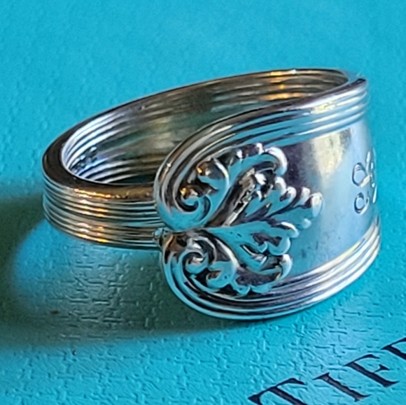 1895 Tiffany & Company Colonial Ivy Spoon Ring in Sterling Silver #40 - Picture 5 of 14